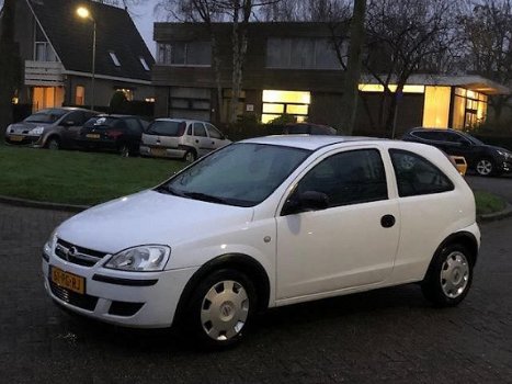 Opel Corsa - 1.2-16V Essentia 2004 Stuurbekrachtiging NAP Zuinig Goed rijdend - 1