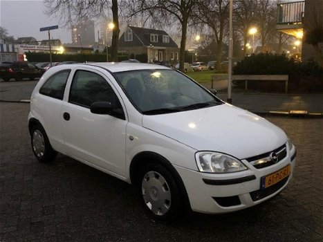 Opel Corsa - 1.2-16V Essentia 2004 Stuurbekrachtiging NAP Zuinig Goed rijdend - 1