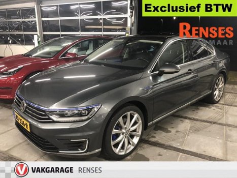 Volkswagen Passat - 1.4 TSI GTE Highline - active info - panoramadak - 1