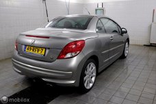 Peugeot 207 CC - 1.6 VTi 120PK Cabrio Roland Garros ecc/trekhaak/pdc/lmv17