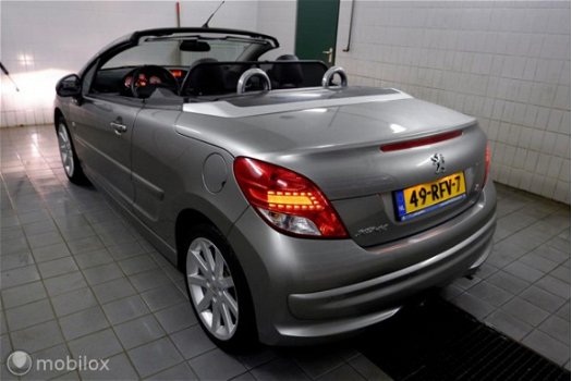 Peugeot 207 CC - 1.6 VTi 120PK Cabrio Roland Garros ecc/trekhaak/pdc/lmv17 - 1