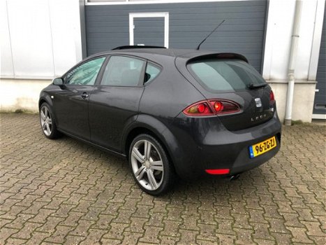 Seat Leon - 2.0 TDI 170PK FR bj2008 *Xenon *Schuifdak *Stoelverwarming - 1