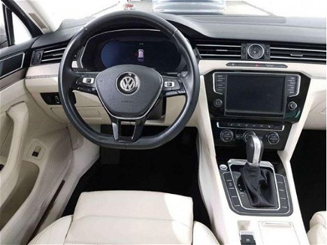 Volkswagen Passat Variant - 1.6 TDI Highline Xenon+18