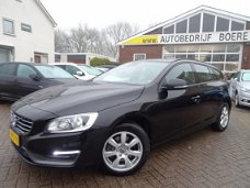 Volvo V60 - 2.0 D4 190pk Automaat Momentum Navi, Trekhaak, Led