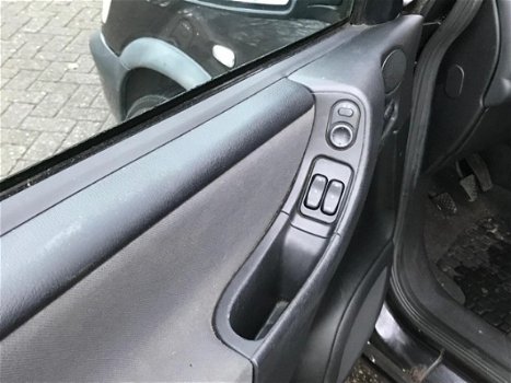 Opel Zafira - 1.6-16V Comfort (bj 2002) MET APK Inruilkoopje - 1