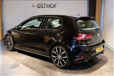 Volkswagen Golf - 2.0 TSI GTI / ORIG. NED / DEALER OND. / CAMERA /