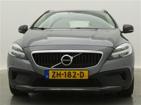 Volvo V40 Cross Country - 2.0 D2 Kinetic // Navi / Parkeersensoren / LED / Stoelverwarming - 1