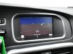 Volvo V40 Cross Country - 2.0 D2 Kinetic // Navi / Parkeersensoren / LED / Stoelverwarming - 1 - Thumbnail