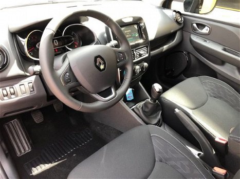 Renault Clio Estate - 0.9 TCe Limited | 3850 Euro Voorraad Voordeel - 1