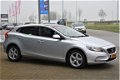 Volvo V40 - 2.0 D4 190PK Momentum Business, Xenon, Camera, Panoramadak, Climate Control, Stoelverwar - 1 - Thumbnail