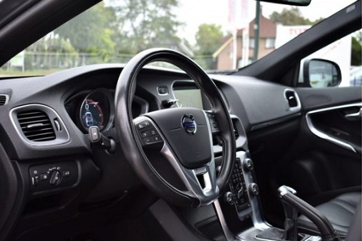 Volvo V40 - 2.0 D3 R-Design Xenon, Leder, Climate Control, Stoelverwarming, Navigatie - 1