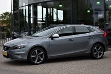 Volvo V40 - 2.0 D3 R-Design Xenon, Leder, Climate Control, Stoelverwarming, Navigatie