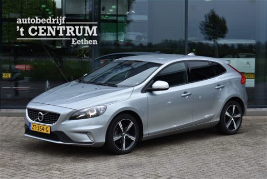 Volvo V40 - 2.0 D2 120 PK R-Design, Lederen Sportstoelen, Digitale Cockpit, Navigatie - 1