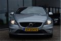 Volvo V40 - 2.0 D2 120 PK R-Design, Lederen Sportstoelen, Digitale Cockpit, Navigatie - 1 - Thumbnail