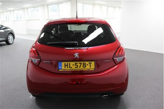 Peugeot 208 - 1.2 PureTech GT-line Navigatie, Airco, Cruise controle, Achteruitrijcamera, WEINIG KM, - 1