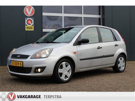 Ford Fiesta - 1.3-8V Champion (70pk) 5-Drs /Airco /Elek. ramen voor /C.V. afstand /Radio-CD /LMV /Mi - 1