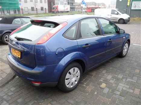 Ford Focus - 1.4 59KW 5D Ambiente - 1