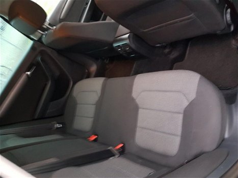 Volkswagen Passat Variant - 1.6 TDI Comfort Executive Line BlueMotion - 1