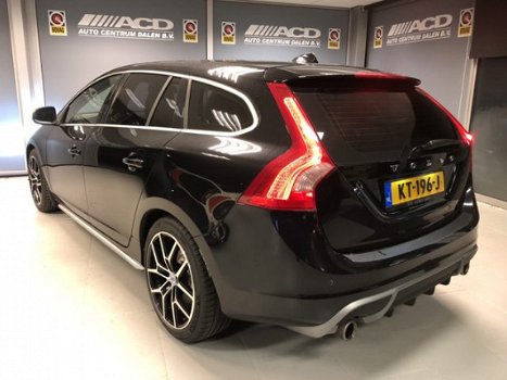 Volvo V60 - 2.0 D3 Summum R-DESIGN / TREKHAAK AFN / AUTOMAAT / LEER / RIJJKLAARPRIJS - 1