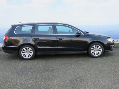 Volkswagen Passat Variant - 2.0 TDI Highline Business - 1