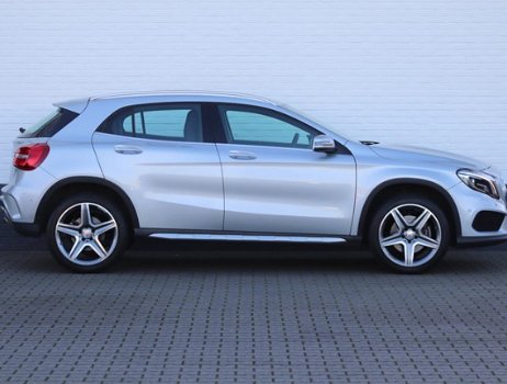 Mercedes-Benz GLA-Klasse - 250 (211 pk) AMG Line 19 inch navi camera Led 50284 km - 1