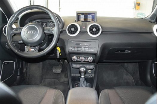 Audi A1 Sportback - 1.6 TDI Ambition DSG S-line Panoramadak Navigatie Rijklaarprijs Inruil Mogelijk - 1