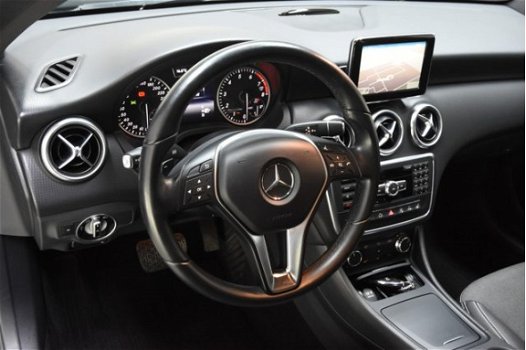 Mercedes-Benz A-klasse - 180 Ambition Style Aut. [ led/xenon groot navi half leder ] - 1