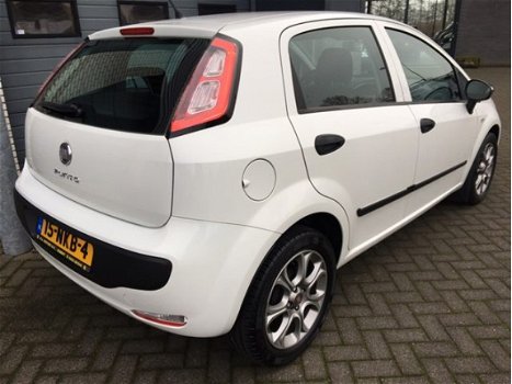 Fiat Punto Evo - 1.4 Business (airco - electr. ramen voor - radio/cd/mp3 - Tel.voorb. met bluetooth - 1