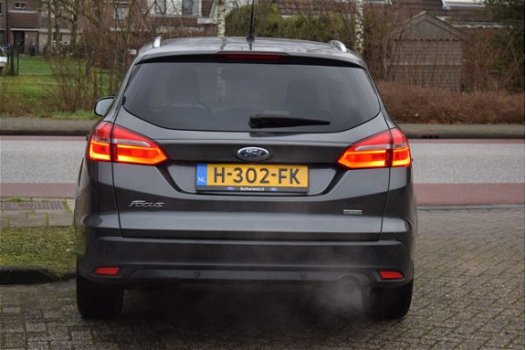 Ford Focus Wagon - 1.5 Titanium 180 PK | Parkeersensoren Achter | Cruise Control | Stoelverwarming | - 1