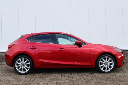 Mazda 3 - 3 HB SKYACTIV-G 120 GT-M Off-White/Trekhaak - 1