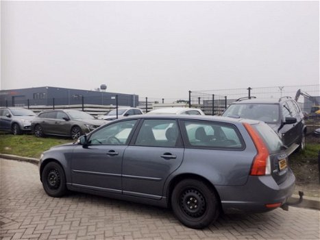 Volvo V50 - 1.6 D2 Business Edition | Leder | Navigatie | LM velgen | Xenon - 1