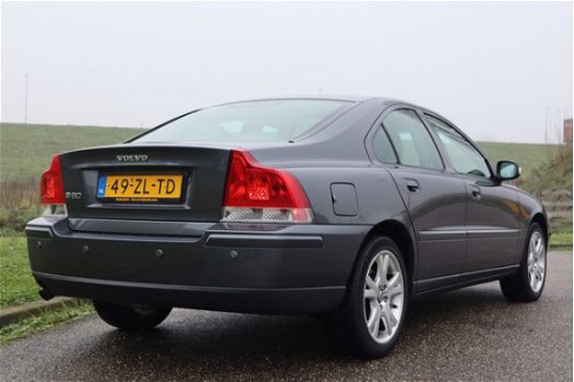 Volvo S60 - 2.4 Automaat Drivers Edition | Dealer onderhouden | Elektrisch verstelbare bestuurdersst - 1