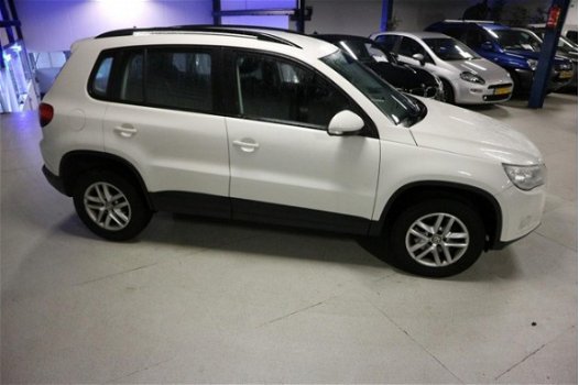 Volkswagen Tiguan - 1.4 TSI Comfort&Design WHITE EDITION / NED AUTO INCL NAP - 1