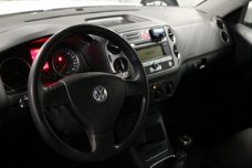 Volkswagen Tiguan - 1.4 TSI Comfort&Design WHITE EDITION / NED AUTO INCL NAP