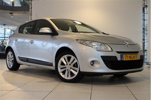 Renault Mégane - 1.6 16V 110PK CELSIUM NAVI ECC NAP TREKHAAK - 1