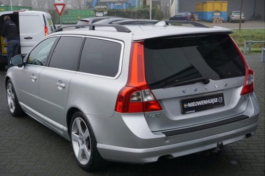 Volvo V70 - 2.5T MOMENTUM GEARTRONIC DIRVER SUPPORT TREKHAAK ELECTRISCHE KLEP - 1