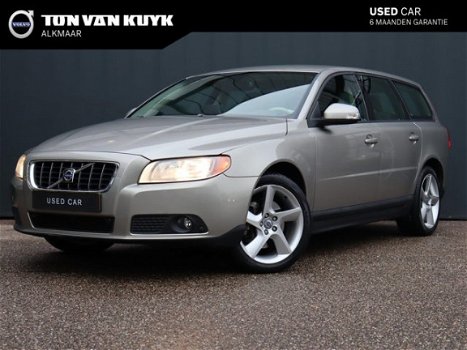 Volvo V70 - 2.5T Automaat / Kinetic / Mobilty Line / 18 inch - 1