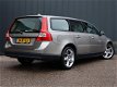 Volvo V70 - 2.5T Automaat / Kinetic / Mobilty Line / 18 inch - 1 - Thumbnail