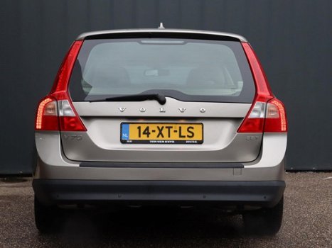 Volvo V70 - 2.5T Automaat / Kinetic / Mobilty Line / 18 inch - 1