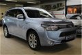 Mitsubishi Outlander - 2.0 4WD 5P Instyle+ LEER / NAVIGATIE / XENON / SCHUIFDAK / TREKHAAK - 1 - Thumbnail