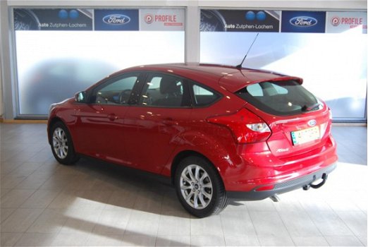 Ford Focus - 1.6i Trend 5drs NAVI TREKHAAK PARKEERSENSOREN - 1