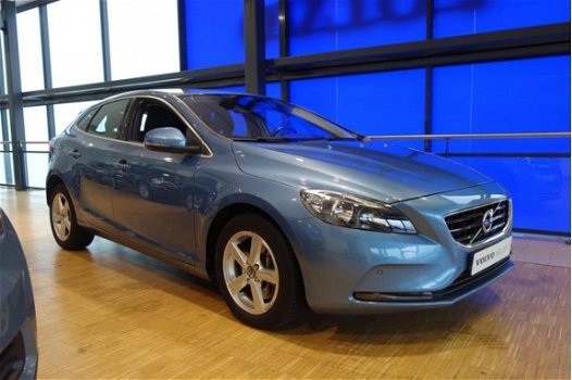 Volvo V40 - T2 122PK GT Mom. Navi, Park Assist Pilot, stoelverwarming - 1