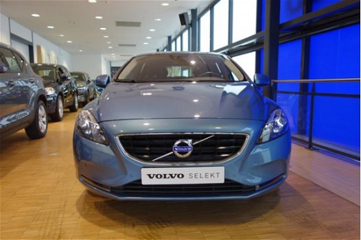 Volvo V40 - T2 122PK GT Mom. Navi, Park Assist Pilot, stoelverwarming - 1