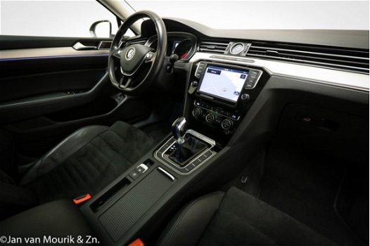 Volkswagen Passat Variant - 1.4 TSI GTE Highline // EX-BTW | LED | TREKHAAK | PANORAMADAK | NAVI | C - 1