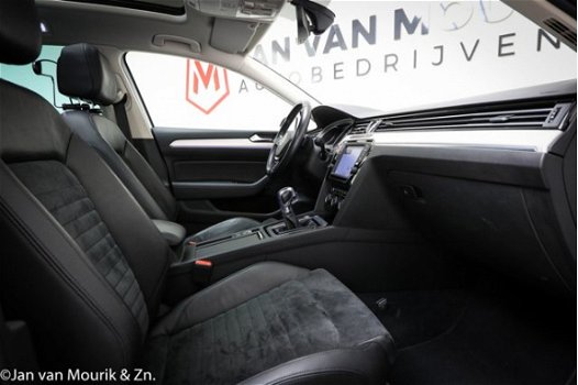 Volkswagen Passat Variant - 1.4 TSI GTE Highline // EX-BTW | LED | TREKHAAK | PANORAMADAK | NAVI | C - 1