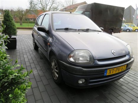 Renault Clio - 1.4 RN | lage kms | 5-deurs | stuurbekr | APK 21-1-2021 - 1