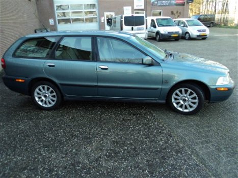 Volvo V40 - 1.8 Europa - 1