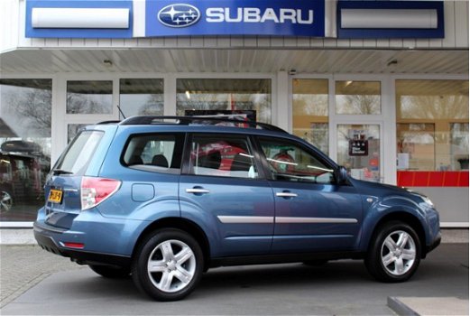 Subaru Forester - 2.0 150pk Automaat Luxury * Xenon * Navigatie * 1e eigenaar - 1