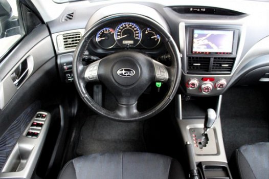 Subaru Forester - 2.0 150pk Automaat Luxury * Xenon * Navigatie * 1e eigenaar - 1