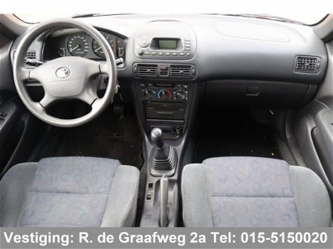 Toyota Corolla - 1.6 VVT-i Terra | Airco | Trekhaak | Elektrische ramen | MEENEEMPRIJS - 1